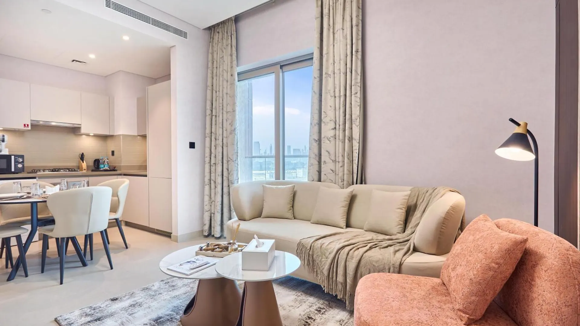 Stay By Latinem Luxury 1Br Holiday Home Cvra704 Near Downtown Dubai Emirados Árabes Unidos